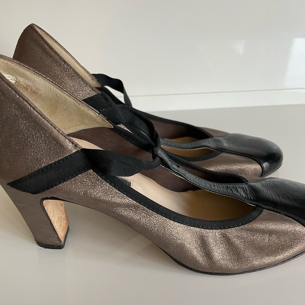 Daniele Ancarani Leather Shoes Size 37made   Italy gently worn.